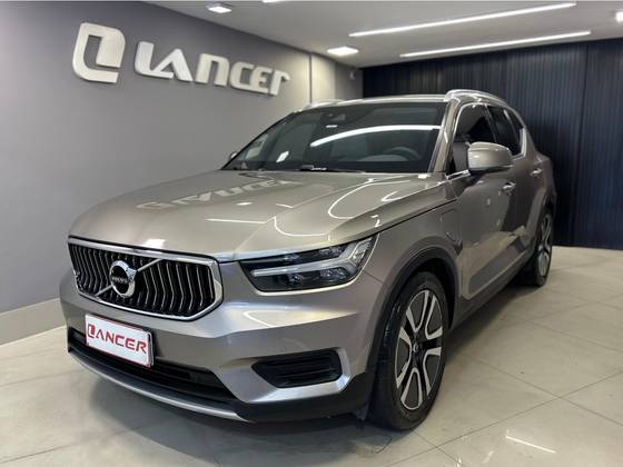 VOLVO XC40 1.5 T5 RECHARGE MOMENTUM GEARTRONIC